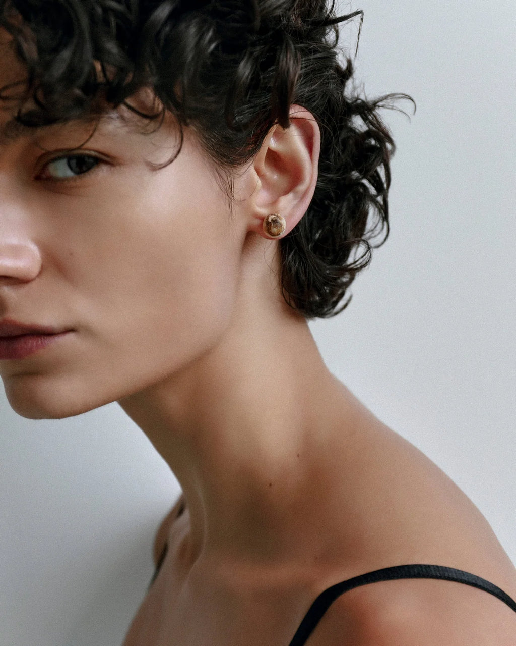 Dinosaur Designs Small Ball Stud Earrings, Lychee & Brass