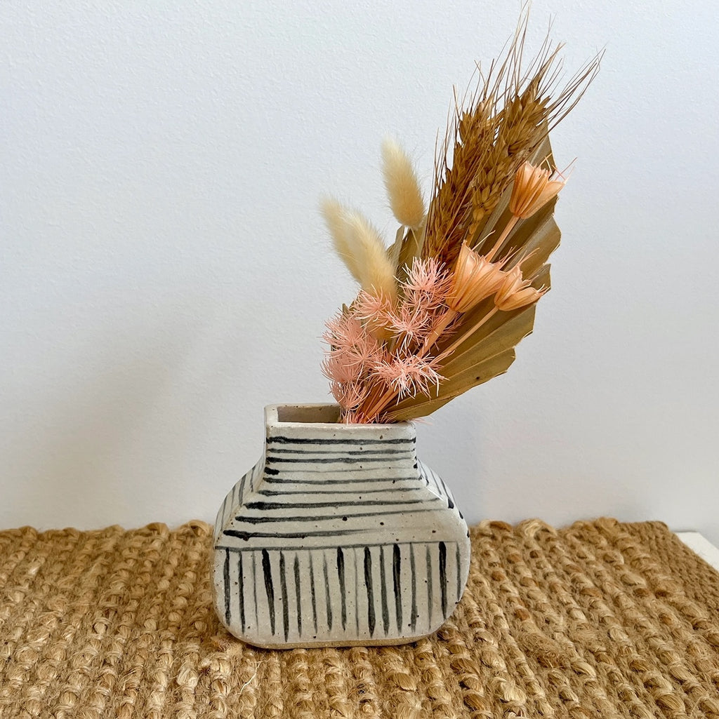 Eli.C Studio | Flat Vase | Pinstripe Geometric